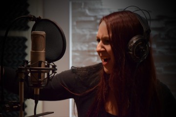 15. 12. 2014 – Arch Of Hell – zpěvačka Terka