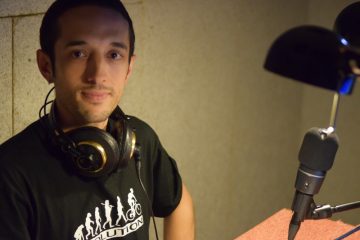 Dnes nahrává Alejandro Gomis López kometáře k videu ve španělštině