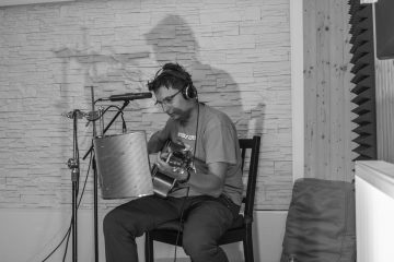 Brněnská kapela Touchwood nahrává své další CD. Kytarista Jim….