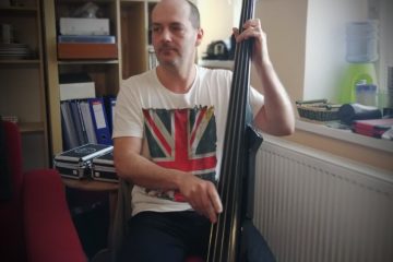 HAJCMAN – Kontrabasista Kamil….