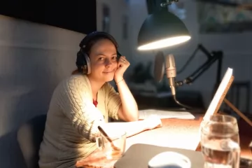 Dabing – Načítáme audio knihu pro vydavatelství MELVIL – „FÉROVÁ PRÁCE“ – čte: Jana Dostálová